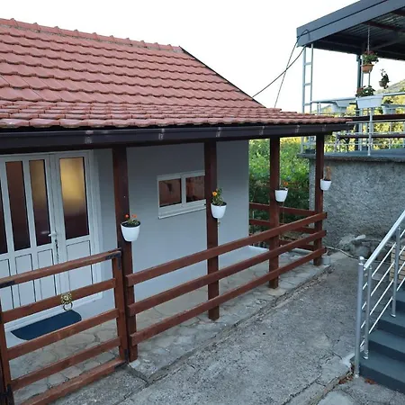 Lodge Kula *